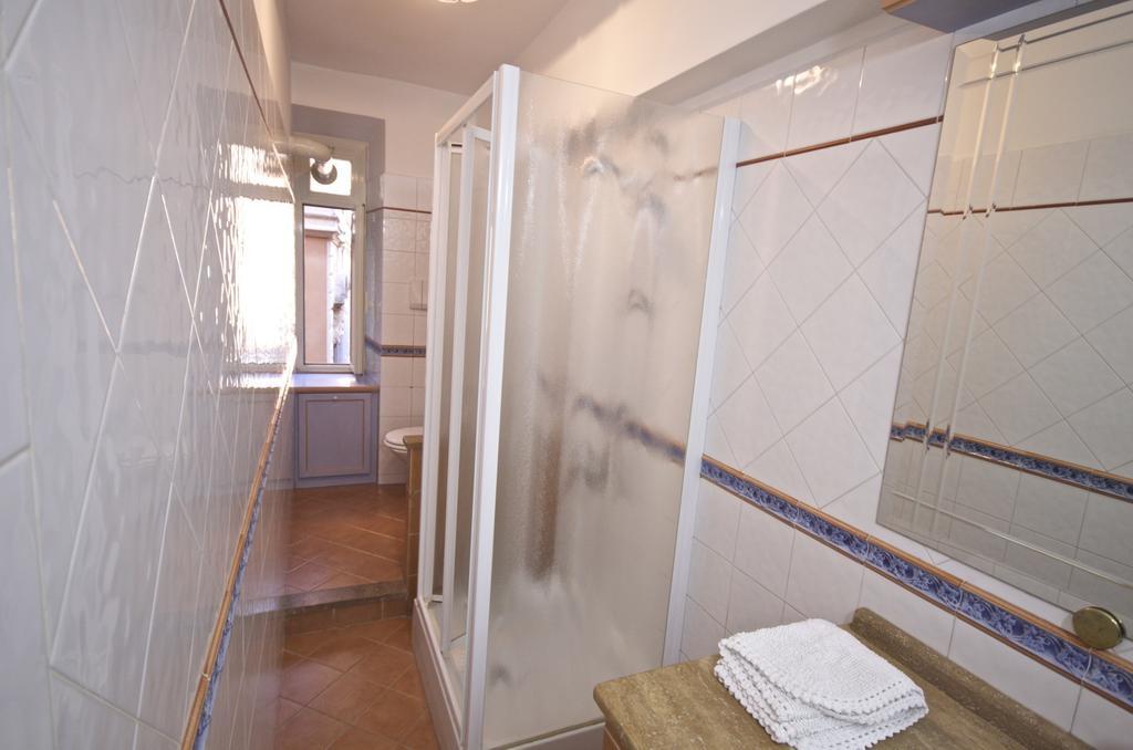 Apartment Arenula Рим Номер фото